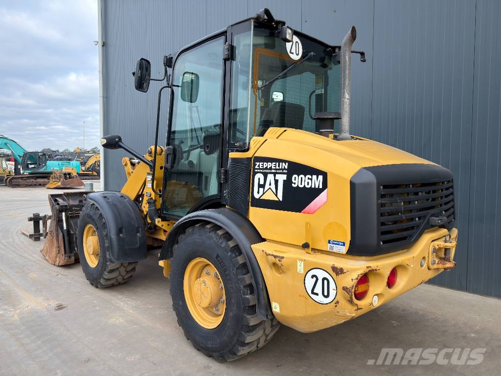 CAT 906M Kolesni nakladalci