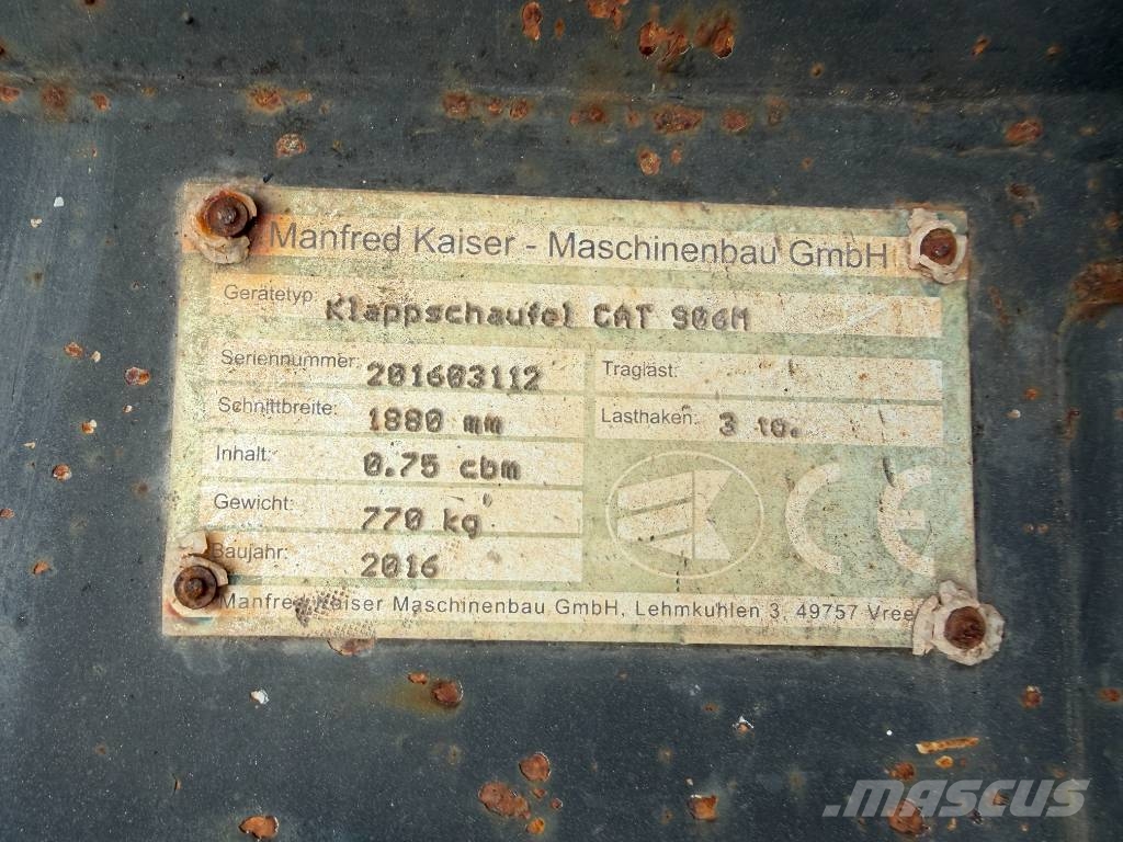 CAT 906M Kolesni nakladalci