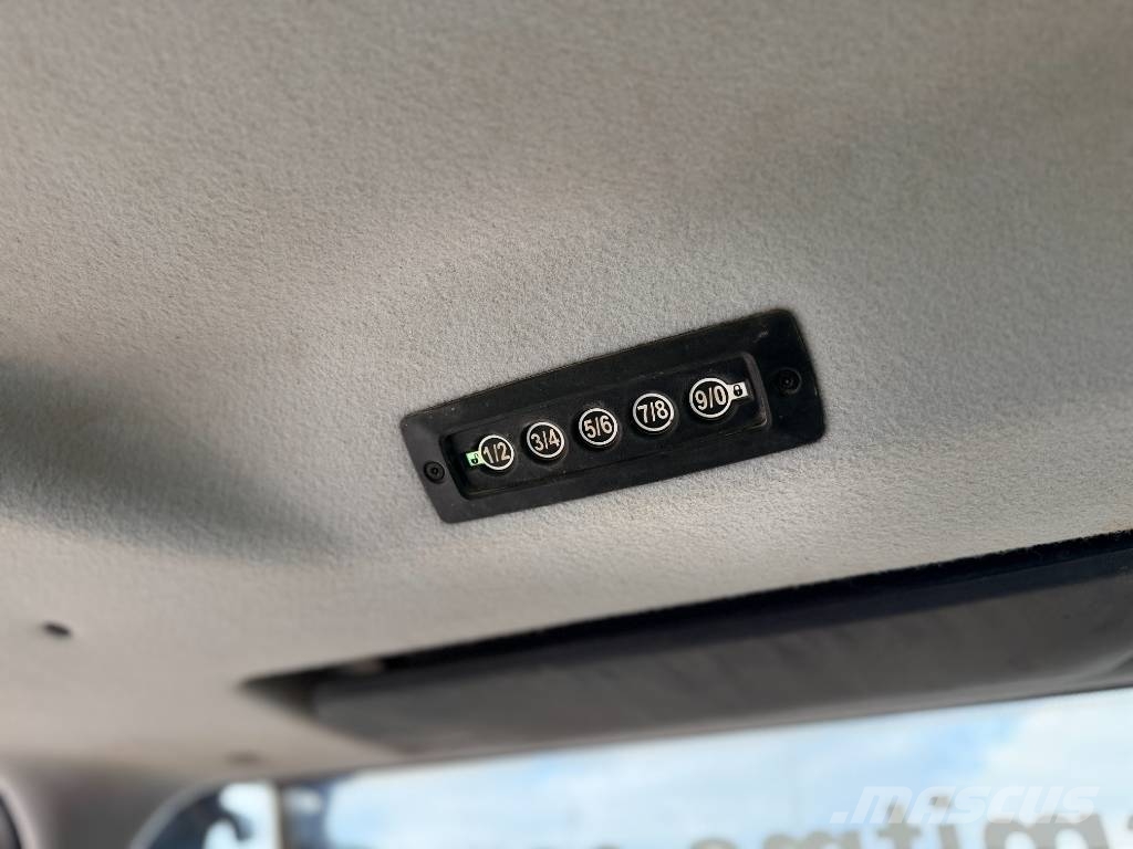 CAT 906M Kolesni nakladalci