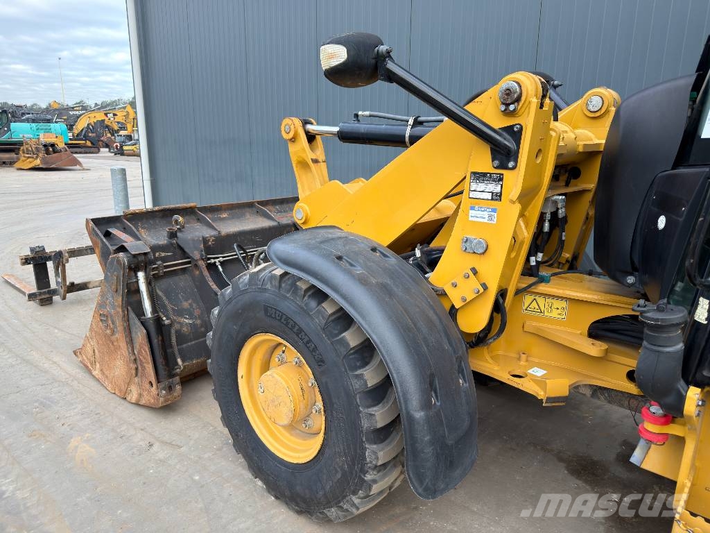 CAT 906M Kolesni nakladalci