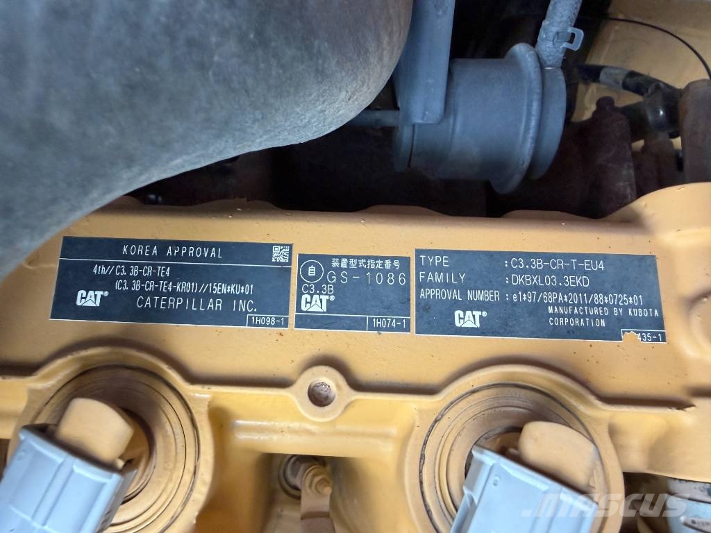 CAT 906M Kolesni nakladalci