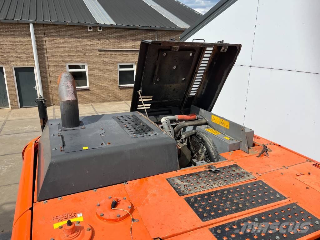 Hitachi ZX350LC-5 - Hammer Lines / Automatic Greasing Rupsgraafmachines