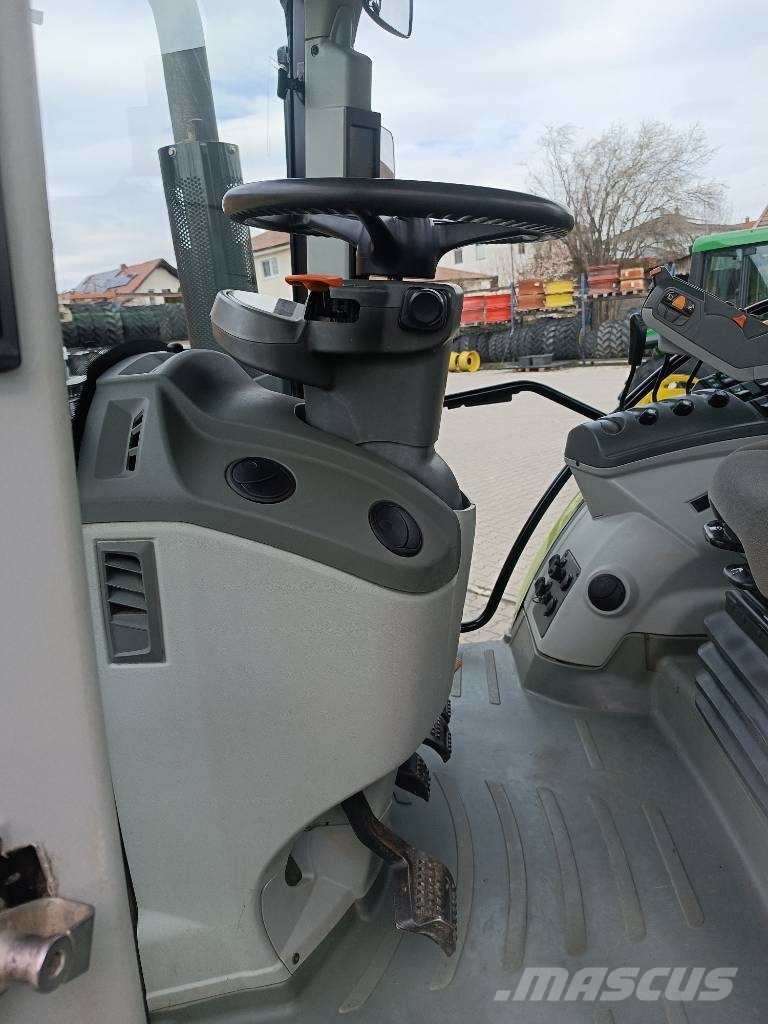 CLAAS Arion 630 CIS Трактори