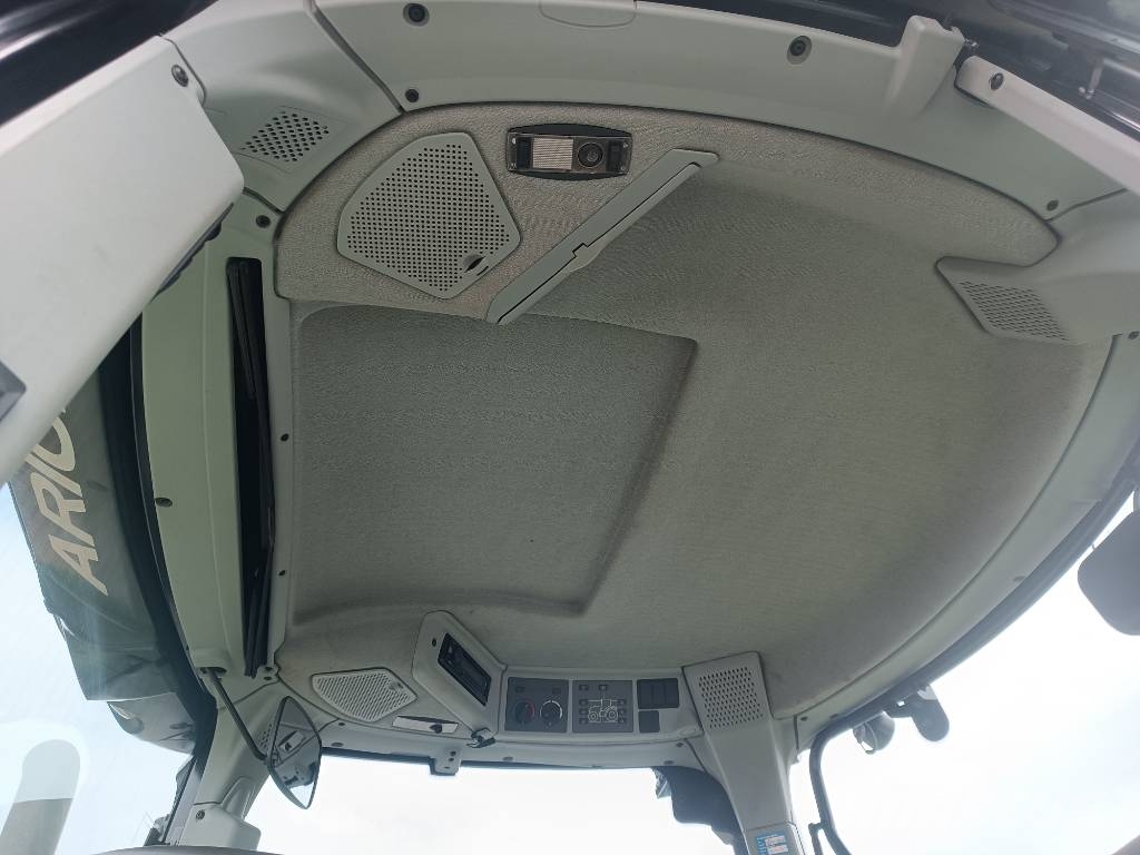 CLAAS Arion 630 CIS Трактори