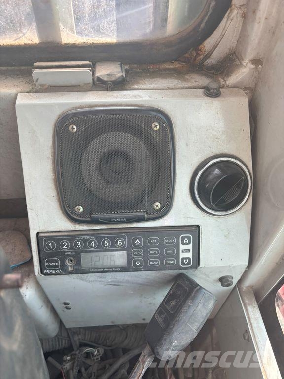 Takeuchi TCR50 عربات نقل قلابة مجنزرة
