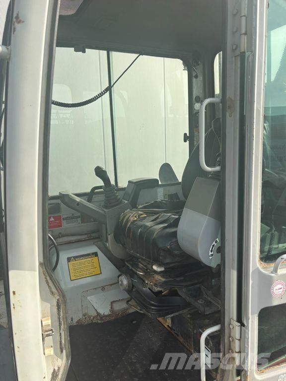 Takeuchi TCR50 عربات نقل قلابة مجنزرة