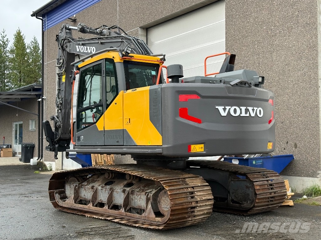 Volvo EC140ELM حفارات زحافة