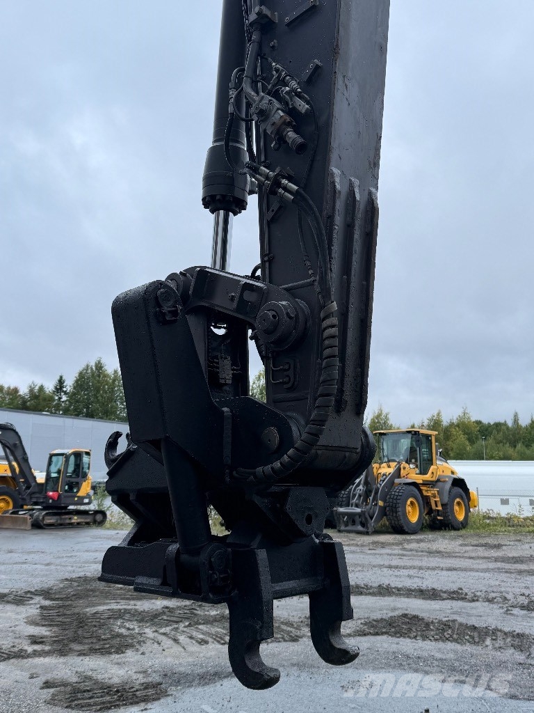 Volvo EC140ELM حفارات زحافة