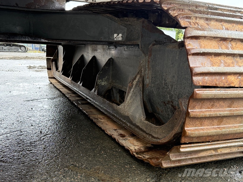 Volvo EC140ELM حفارات زحافة