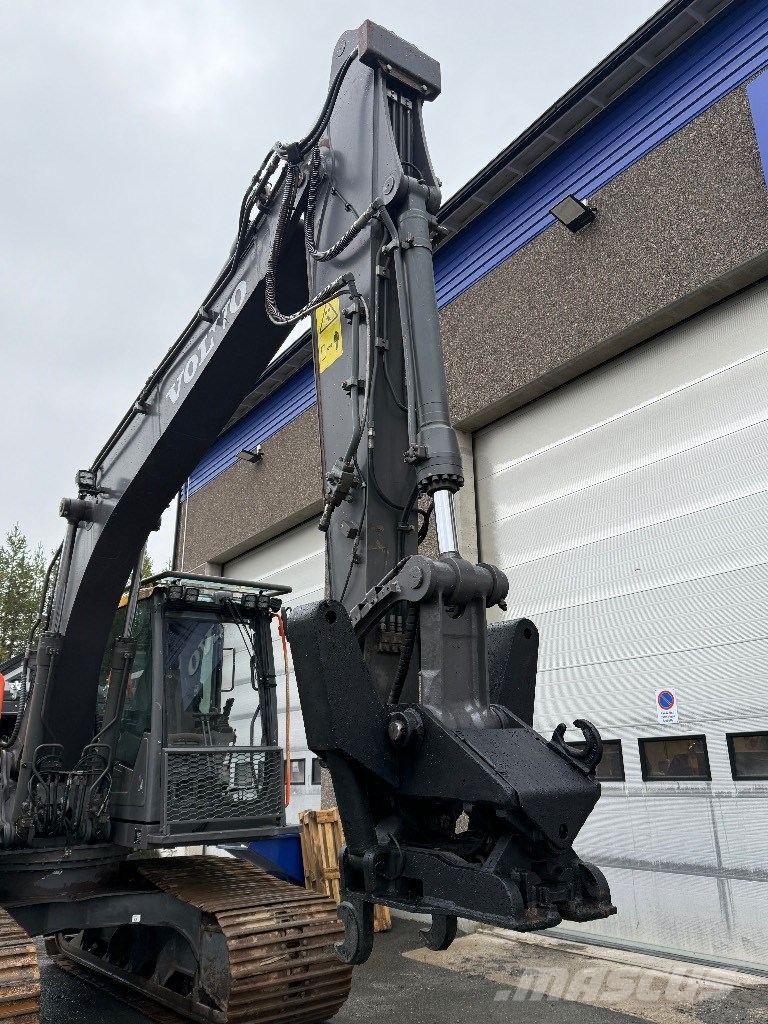 Volvo EC140ELM حفارات زحافة