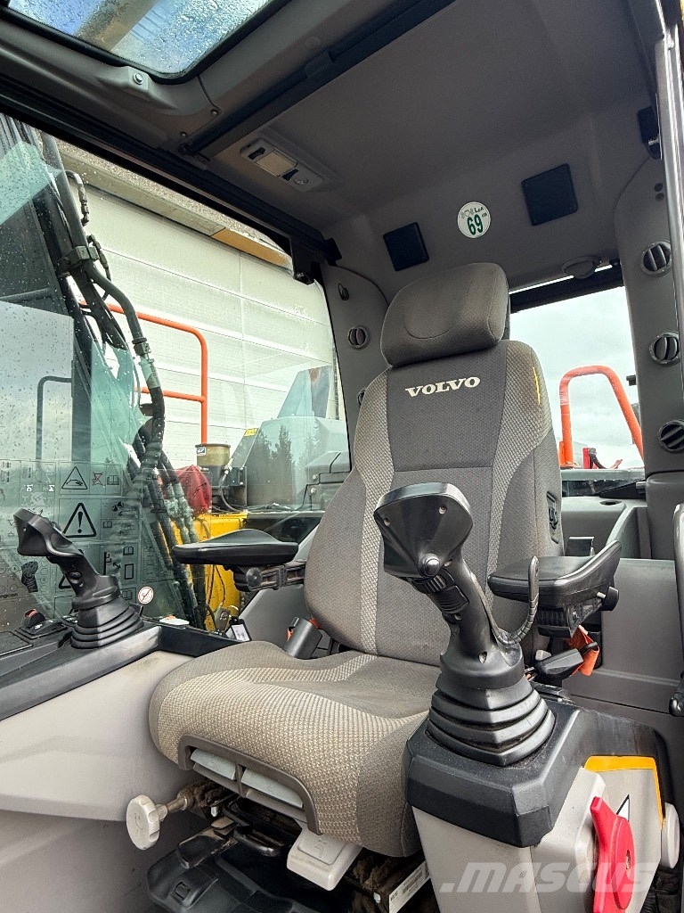 Volvo EC140ELM حفارات زحافة
