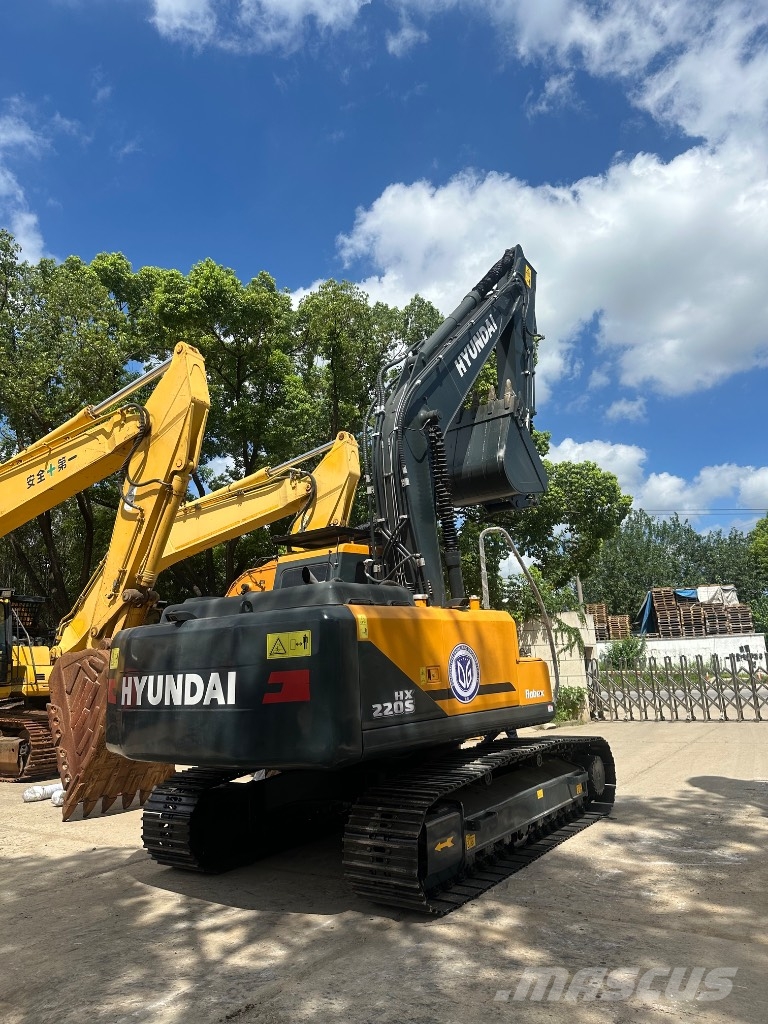 Hyundai HX220S Midi bageri 7t – 12t