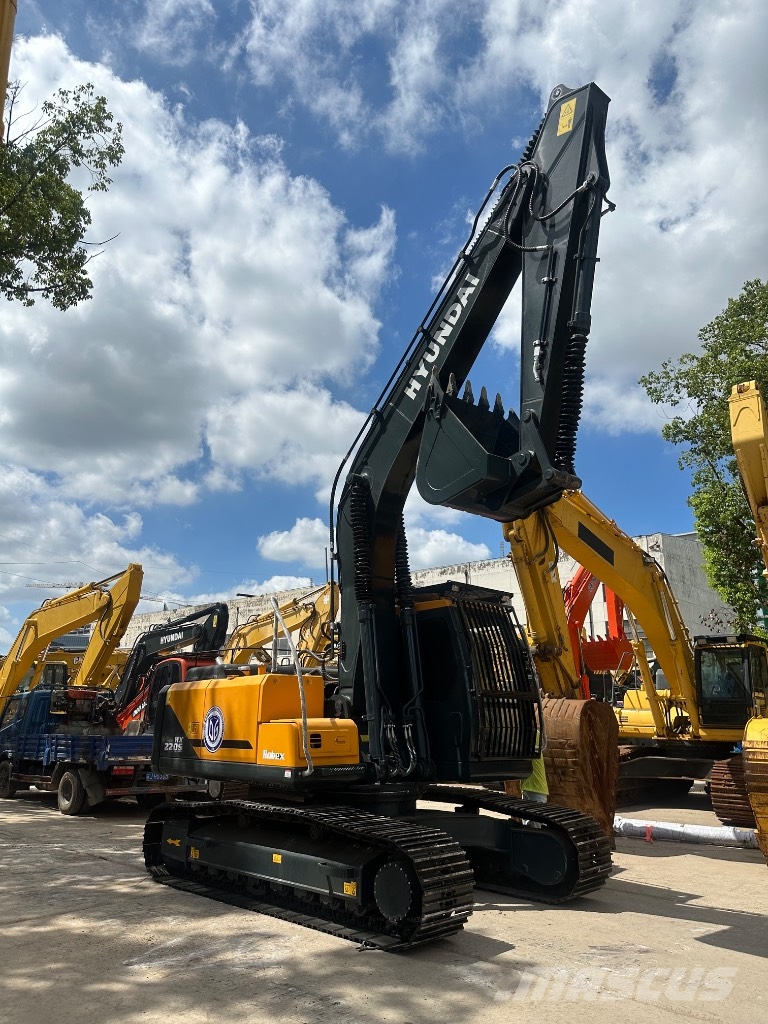 Hyundai HX220S Midi bageri 7t – 12t
