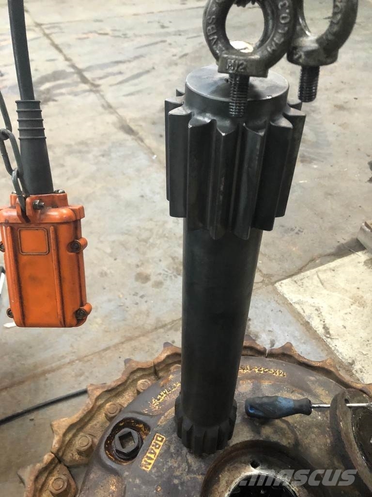 Komatsu D65-15 Final Drive OEM 14X2700310 Važiuoklė ir suspensija