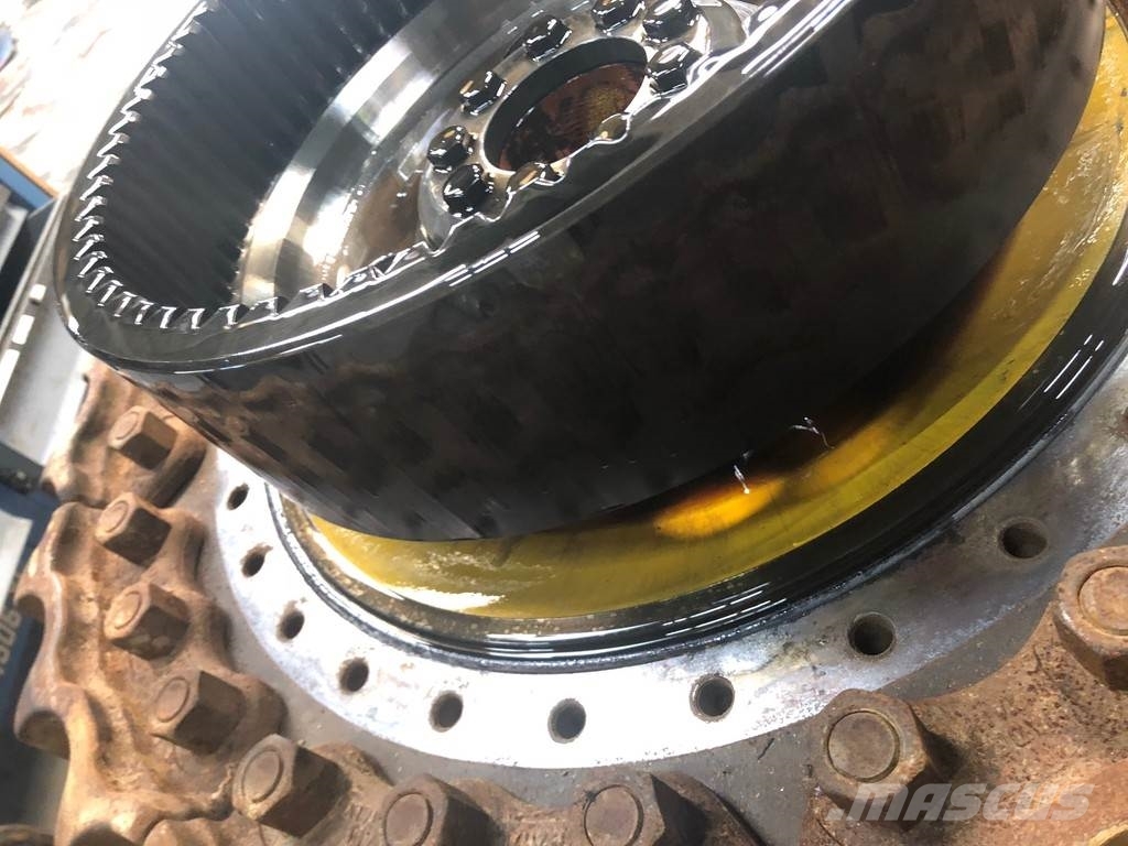 Komatsu D65-15 Final Drive OEM 14X2700310 Važiuoklė ir suspensija