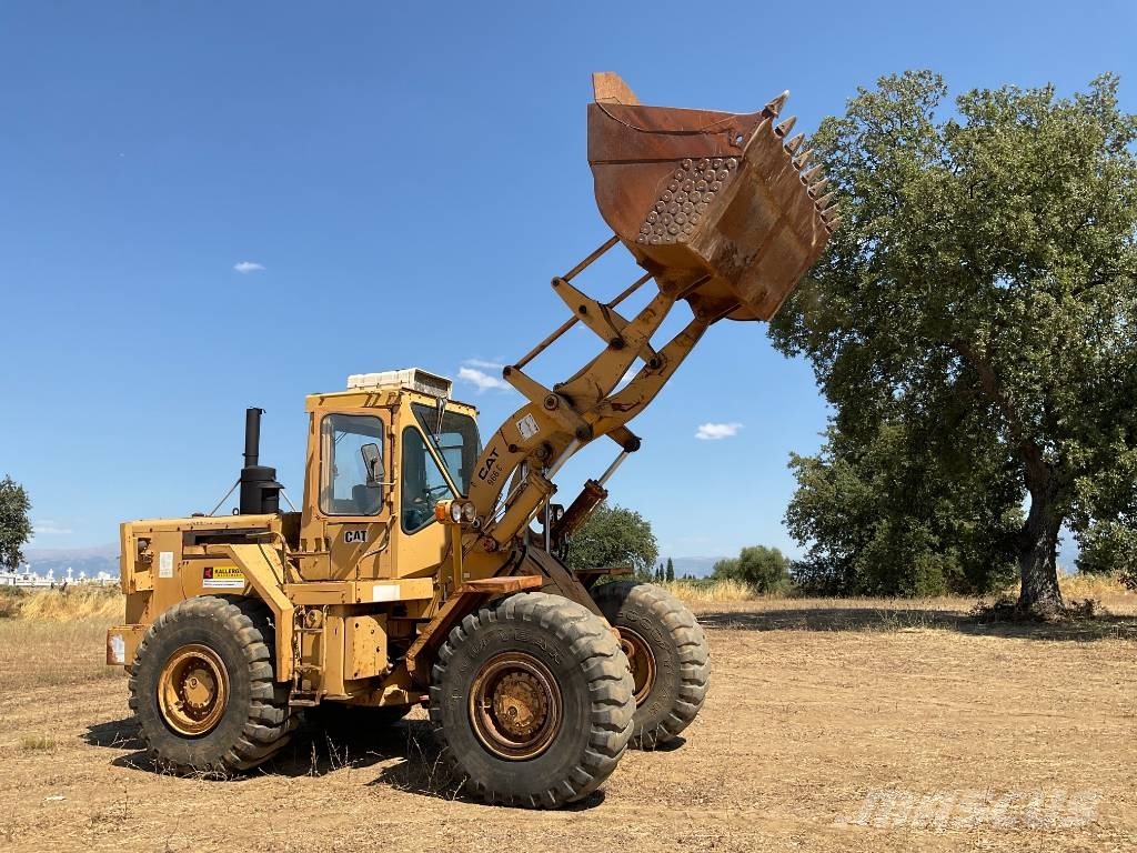 CAT 966C لوادر بعجل