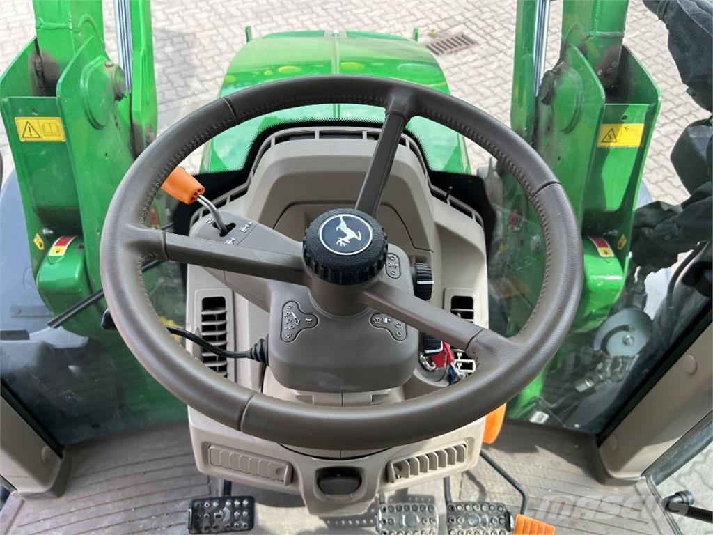 John Deere 6M 125 Tractors