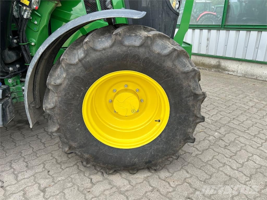 John Deere 6M 125 Tractors