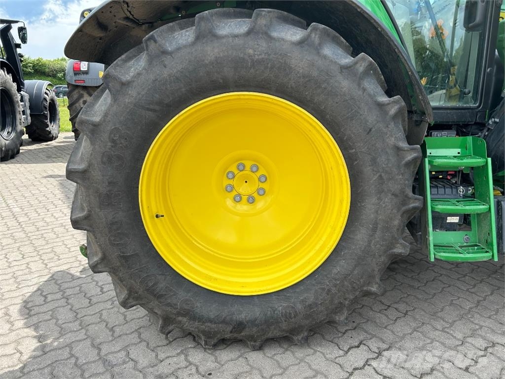 John Deere 6M 125 Tractors