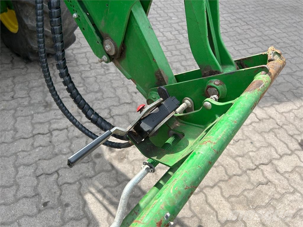 John Deere 6M 125 Tractors