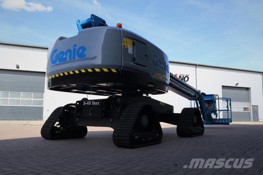 Genie S45XC Trax Valid inspection, *Guarantee! Diesel, 4 Plataformas con brazo de elevación telescópico