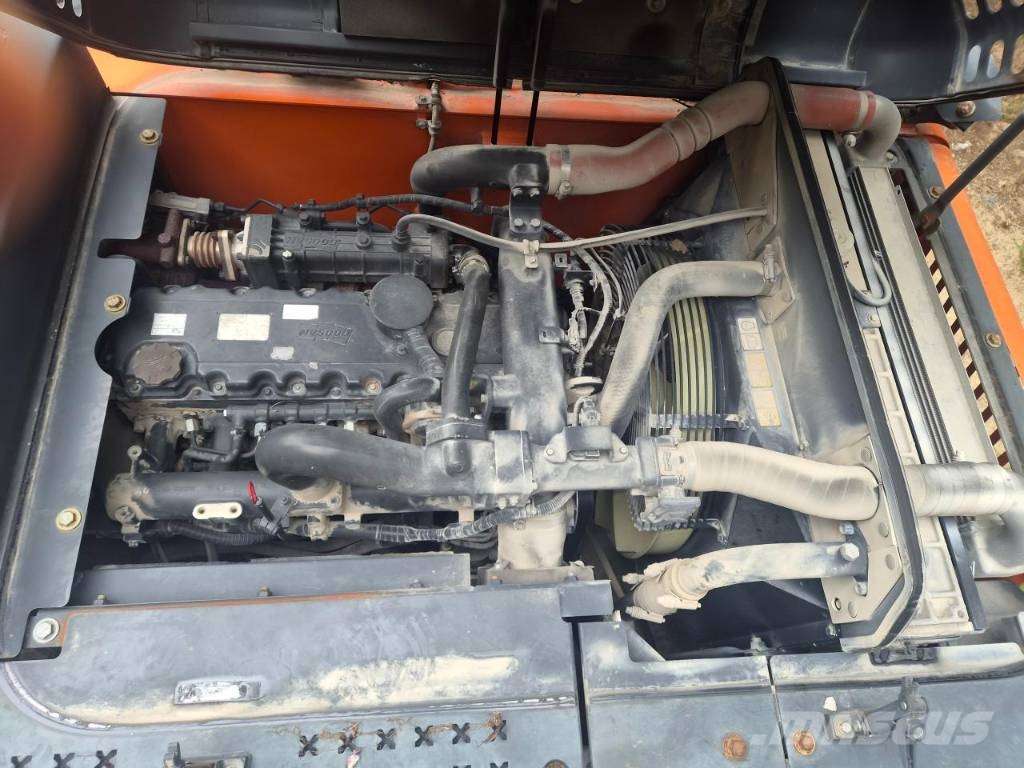 Doosan DX 210 W Колісні екскаватори