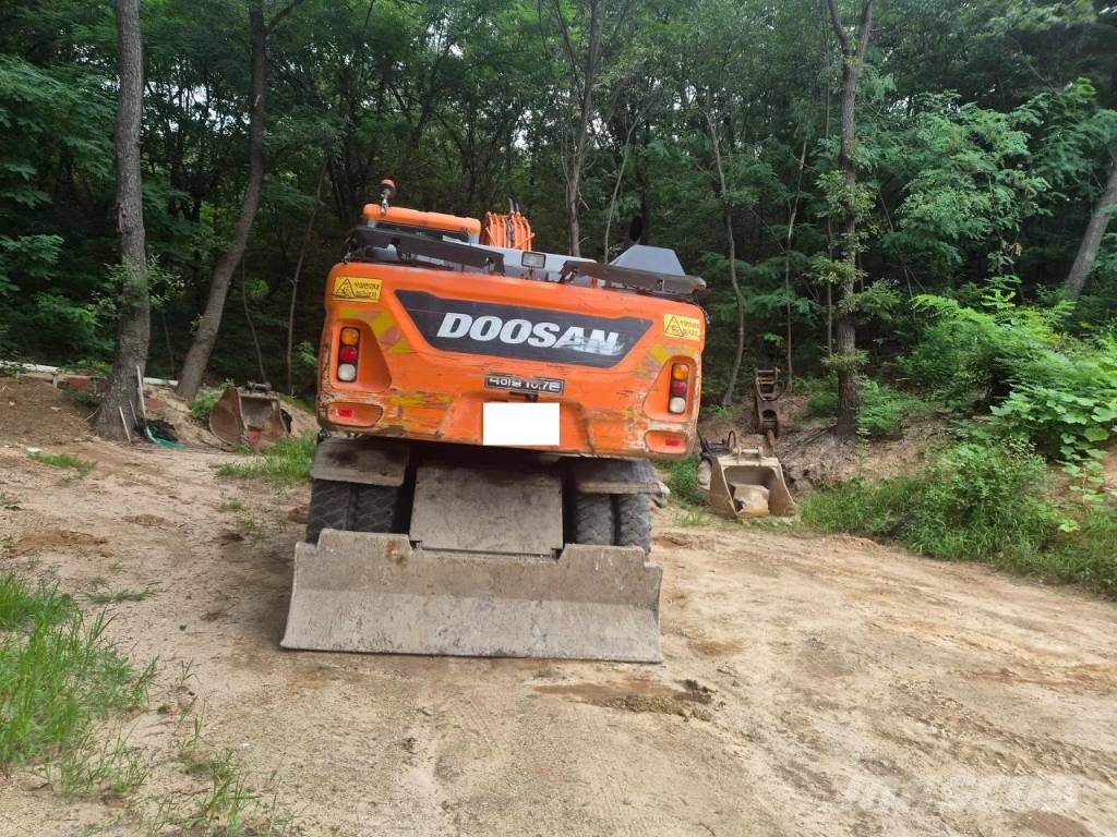 Doosan DX 210 W Колісні екскаватори
