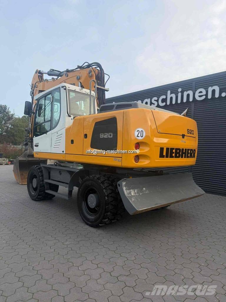 Liebherr A920 1.Hd. Pelle sur pneus