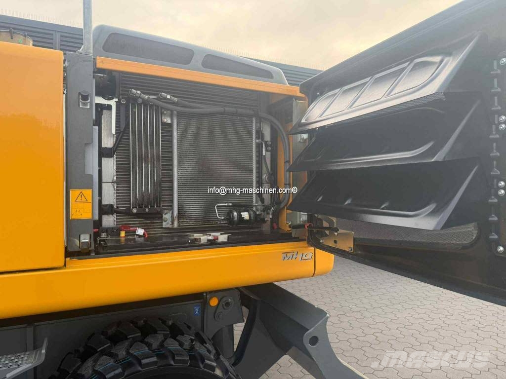Liebherr A920 1.Hd. Pelle sur pneus
