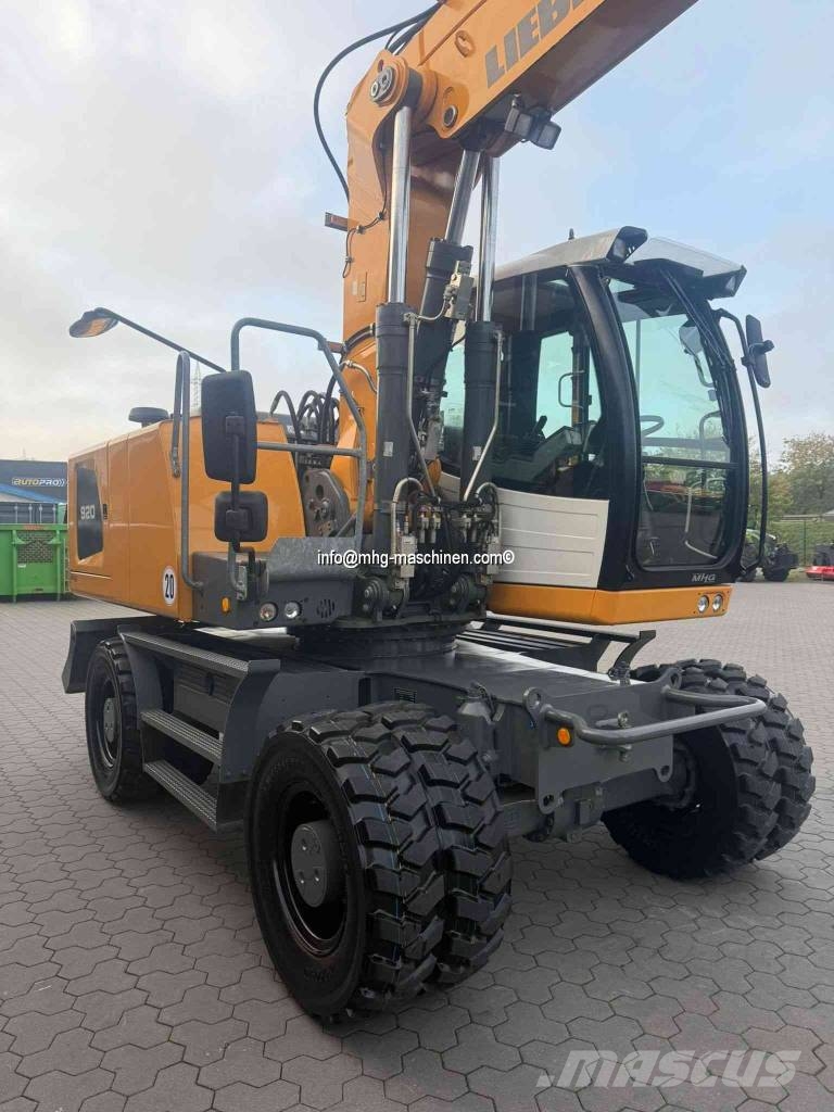 Liebherr A920 1.Hd. Pelle sur pneus