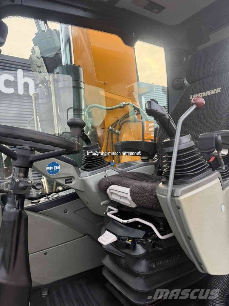 Liebherr A920 1.Hd. Pelle sur pneus