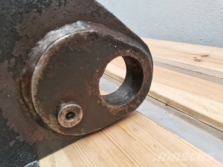 CAT TH 407 {attachment adapter} Wysięgniki i ramiona
