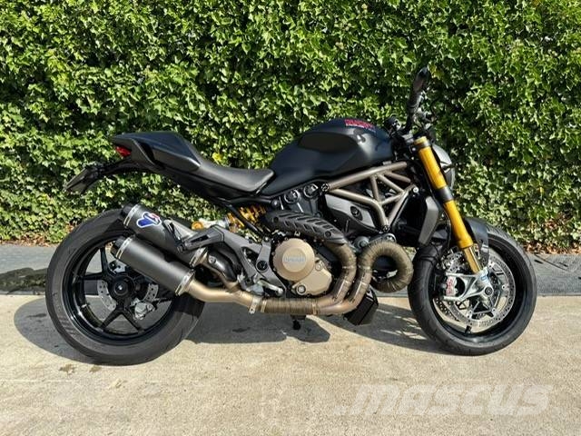 BMW R 1250 GS 40 year Kāpurķēžu ekskavatori