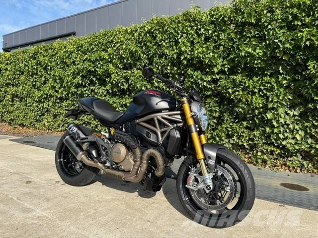 BMW R 1250 GS 40 year Kāpurķēžu ekskavatori