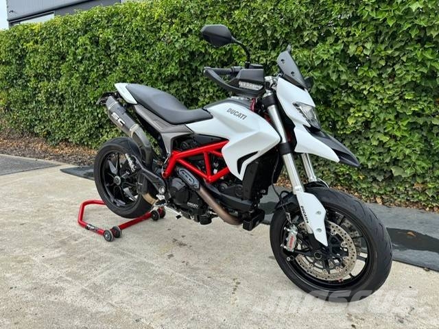 BMW R 1250 GS 40 year Kāpurķēžu ekskavatori