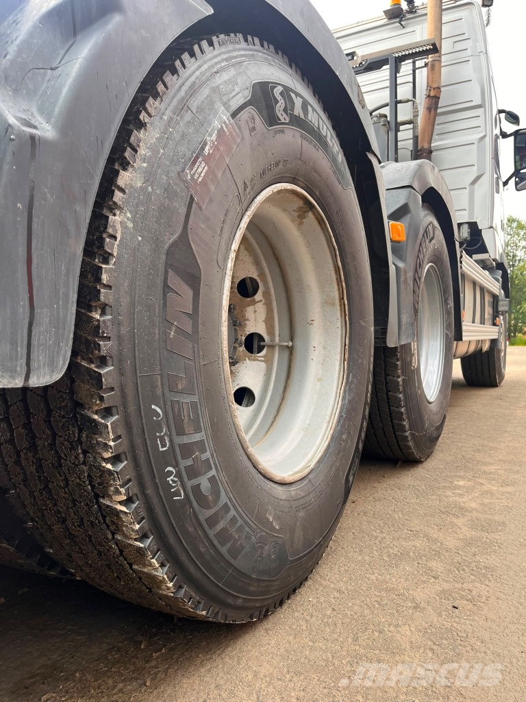 Volvo FH 8x4*4 koukkulaitteella Camion ampliroll