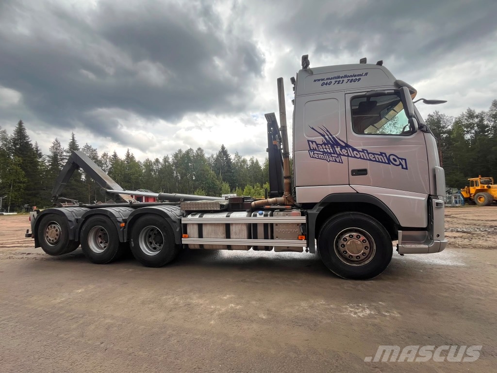 Volvo FH 8x4*4 koukkulaitteella Camion ampliroll