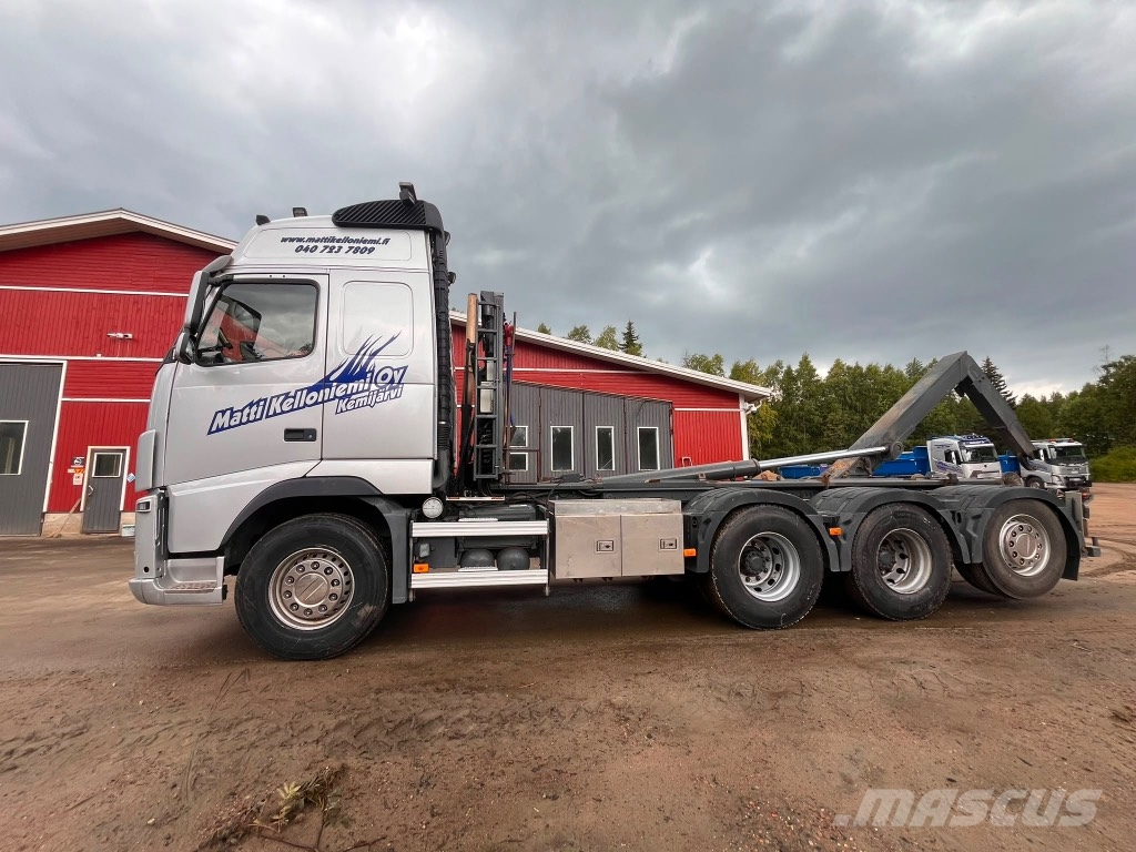 Volvo FH 8x4*4 koukkulaitteella Camion ampliroll
