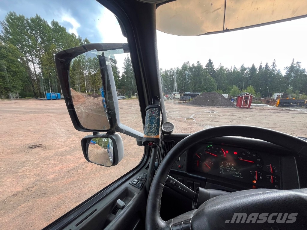 Volvo FH 8x4*4 koukkulaitteella Camion ampliroll