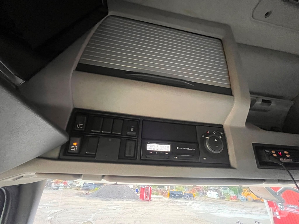 Volvo FH 8x4*4 koukkulaitteella Camion ampliroll