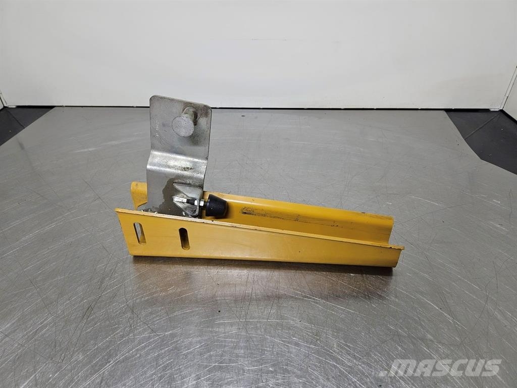 CAT 950H-312-6600/315-3082-Fender bracket/Halter Alusta ja jousitus
