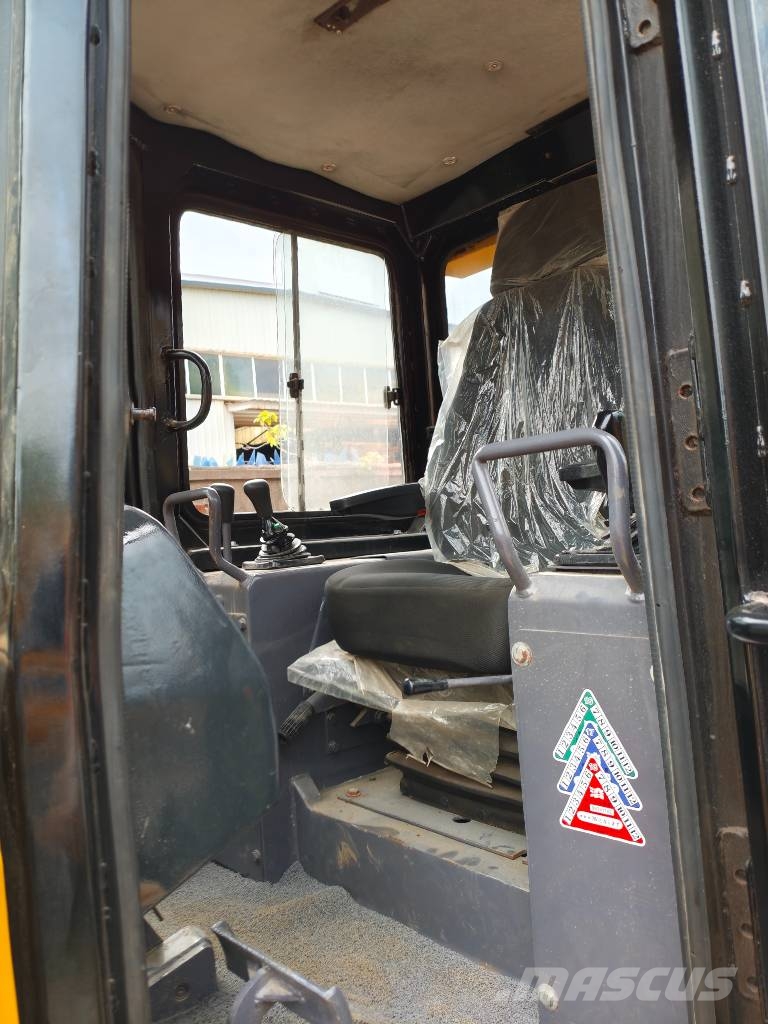 CAT D 5 K Buldožerji goseničarji