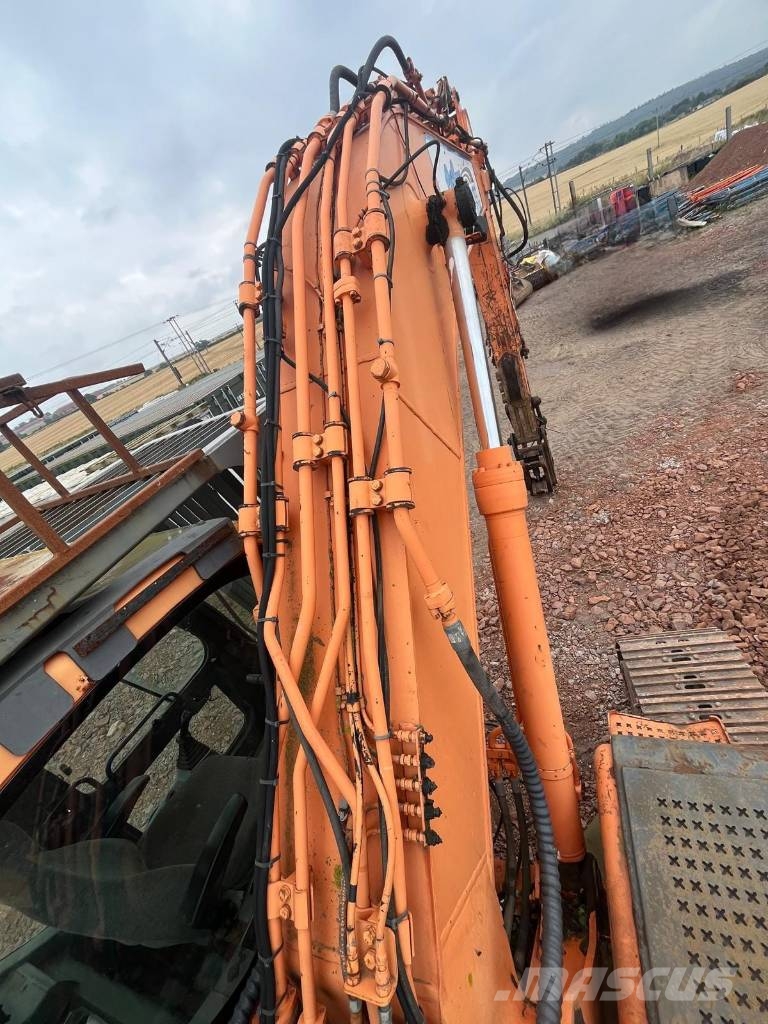 Doosan DX 225 LC Gravemaskiner på larvebånd