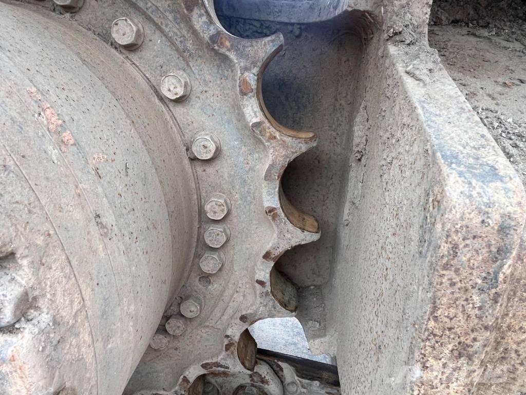 Doosan DX 225 LC Gravemaskiner på larvebånd