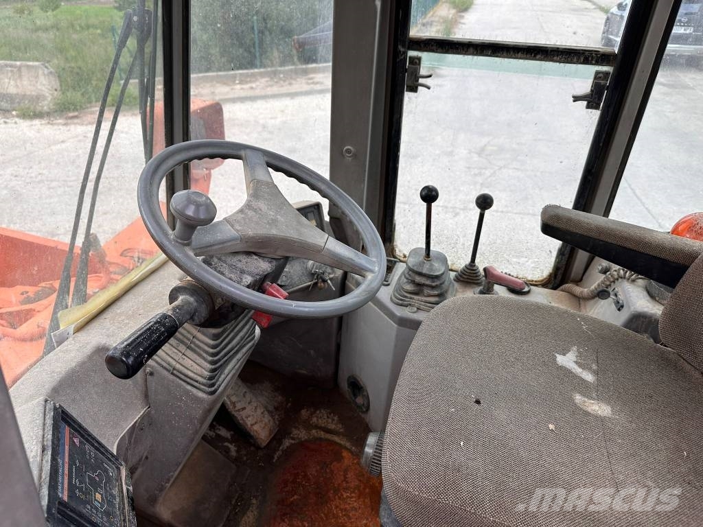 Fiat-Hitachi FR 100 Tekerlekli yükleyiciler
