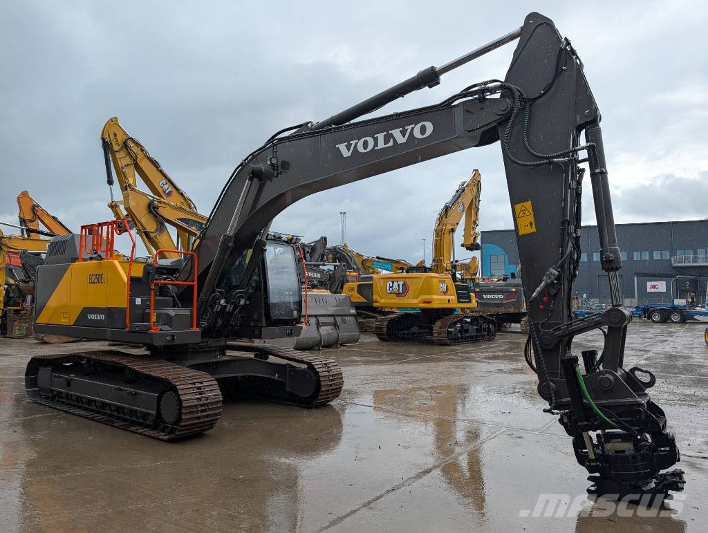 Volvo EC 250 EL حفارات زحافة