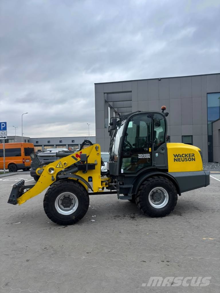 Wacker Neuson WL 70 Gumikerekes homlokrakodók