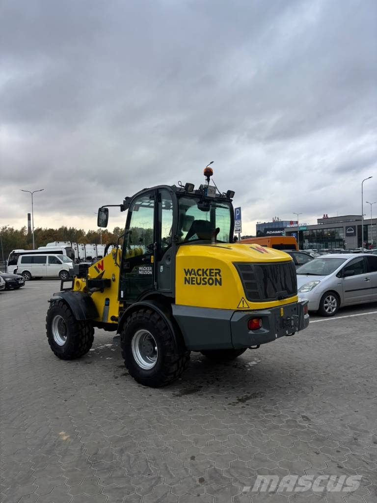 Wacker Neuson WL 70 Gumikerekes homlokrakodók
