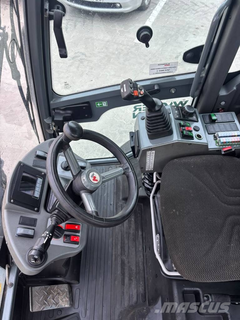 Wacker Neuson WL 70 Gumikerekes homlokrakodók