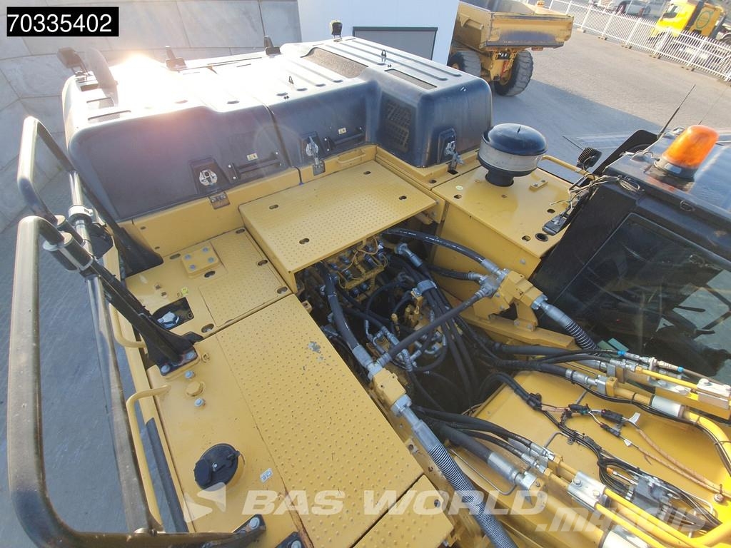 CAT 352 F XE Rupsgraafmachines